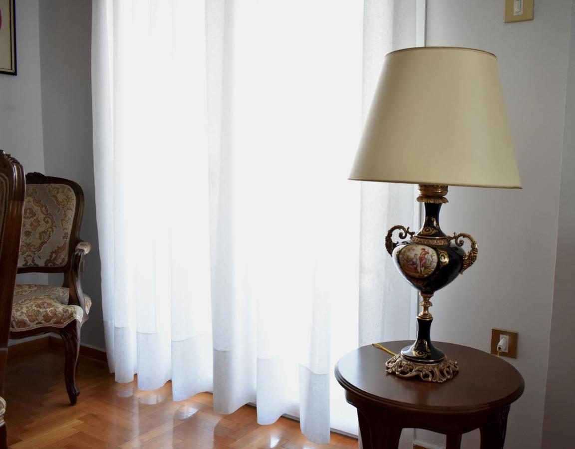 Κεντρικό Και Ευρύχωρο Οροφοδιαμέρισμα Kastoria Buitenkant foto